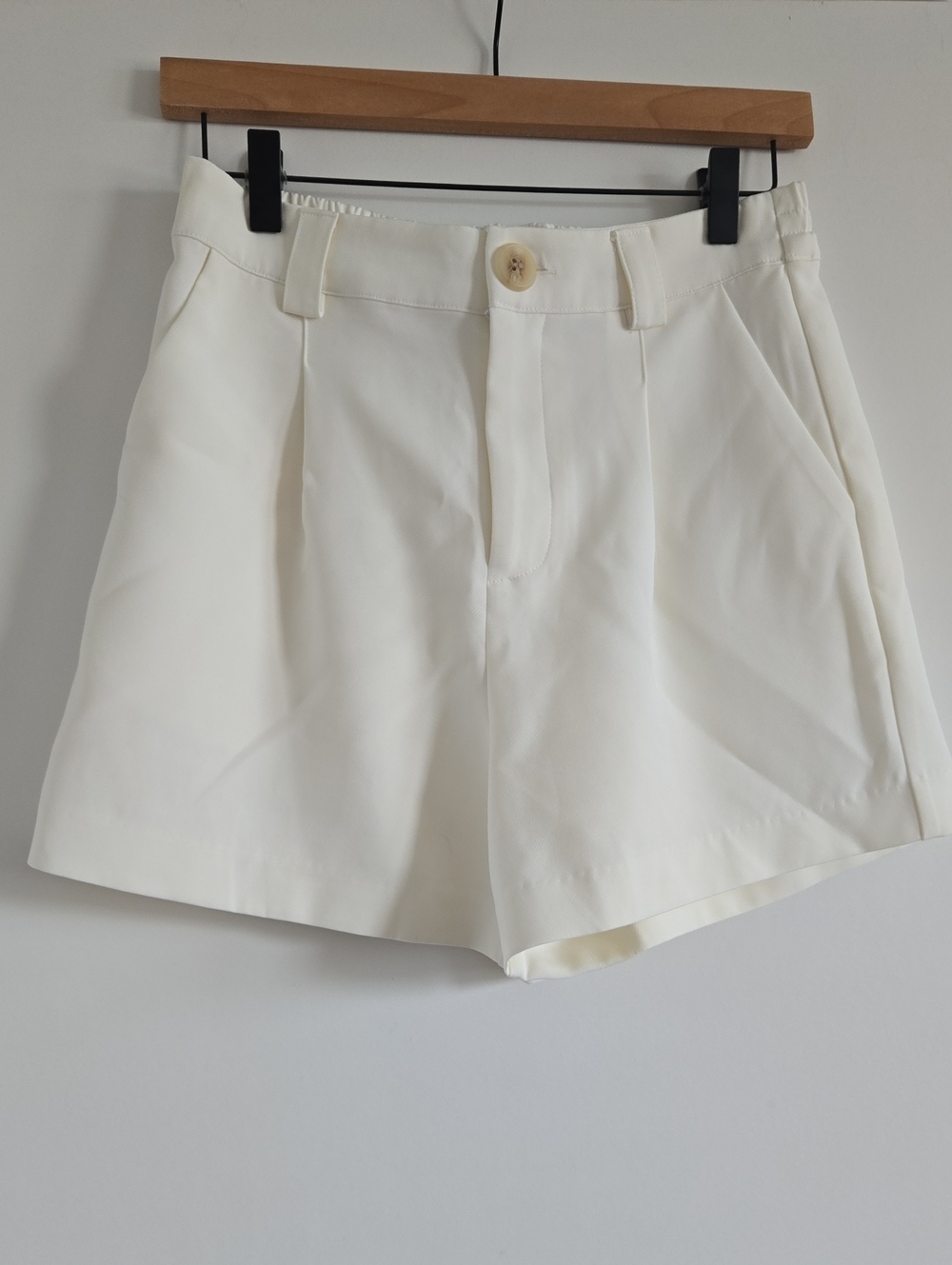 BE COOL Cream High-Waist Tailored Women's Shorts